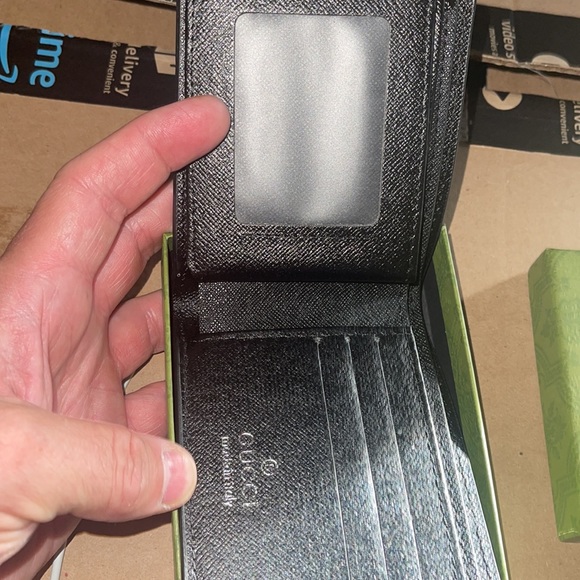 - Gucci mens wallet with box - Picture 4 of 6